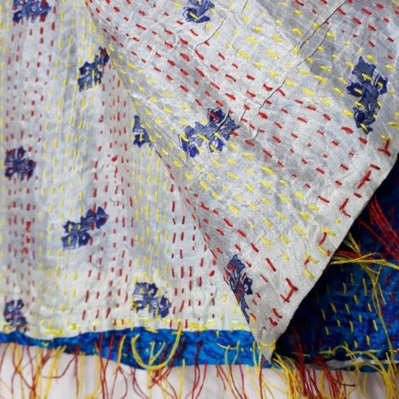 Reversible Oversized Scarf Wrap - Picture 4 of 7